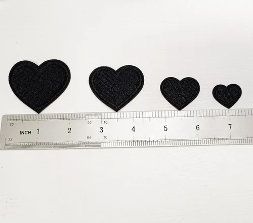 Vista 4 de 24 parches para planchar con corazón negro, parches bordados con corazón para ropa, chaquetas, sombreros, mochilas, jeans
