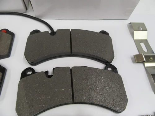 Vista 2 de Pastillas de freno delanteras y traseras de repuesto 14-23 + filtro de aceite gratis para Maserati Ghibli Quattroporte #525