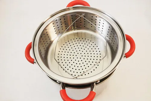 Vista 4 de ExcelSteel Olla multifunción de acero inoxidable de 8 cuartos de galón con base encapsulada, tapa de vidrio ventilada y asas cubiertas de silicona