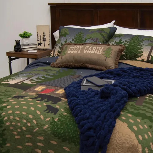 Vista 4 de Donna Sharp Juego de ropa de cama Queen – 3 piezas – Juego de edredón Bear Cottage Lodge con edredón Queen y fundas de almohada estándar – Lavable a