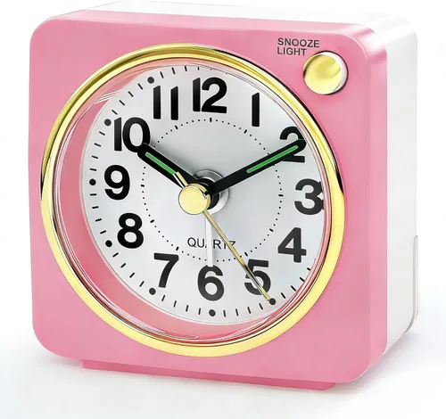 Vista 13 de Lamisola Mini reloj despertador de viaje, reloj despertador analógico de batería pequeña, relojes de mesita de noche para dormitorios, decoración