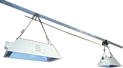 Vista 4 de Light Rail 4.20 AdjustaDrive Kit Robotic Grow Light Mover para 2 luces, genuino fabricado sólidamente en los Estados Unidos