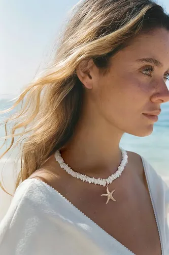 Vista 4 de Collar de concha dorada para mujer con arena de playa y cuentas de estrella de mar, gargantilla de cadenas de océano, collar de moda de verano