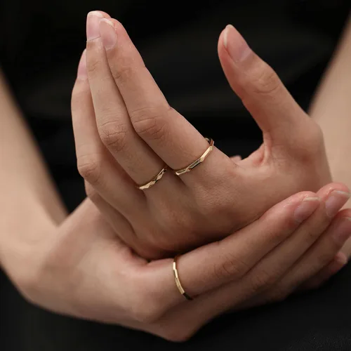 Vista 5 de KAZITSAN 3 anillos de acero inoxidable para mujer, de 0.059 pulgadas, banda lisa, apilables, anillos para el pulgar, plataorooro rosa, ajuste cómodo