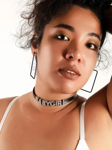 Vista 2 de Sacina Gargantilla gótica punk con pinchos, gargantilla de piel sintética, regalo de joyería de Navidad de Halloween para mujeres y hombres