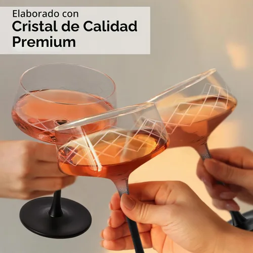 Vista 4 de MIAMIO Juego de 4 vasos Coupé de 9.5 onzas con cuchara de bar, vasos de cóctel de cristal soplado a mano con tallo negro, vasos de cóctel, vasos