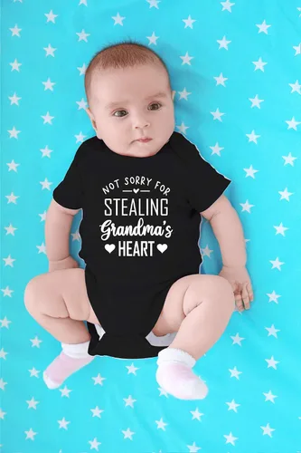Vista 9 de CBTwear Not Sorry for Stealing Grandma's Heart – Ropa de bebé – Divertido body para recién nacido para niños y niñas