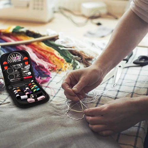 Vista 5 de OKOM - Kit de costura para adultos, 68 piezas de hilo para coser, suministros de costura, kit de costura para el hogar, viajero, pequeño mini