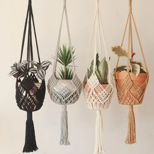 Vista 5 de Maceta Colgante con Patrones, Juego de 4 Colgadores de Macramé para Plantas de Interior, para Macetas de hasta 8 Pulgadas, Soporte de Ganchillo Boho