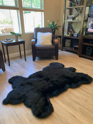 Vista 3 de LAMBZY Alfombra de oso de oveja sintética, súper suave, hipoalergénica, sedosa, para sala de estar, habitación de los niños, sofá (6 x 9 pies, negro)