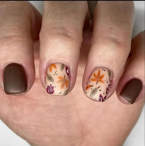 Vista 12 de Uñas postizas a presión de otoño, uñas postizas cortas cuadradas de MABKJLF con diseños de hojas de arce, pegamento brillante en uñas, uñas