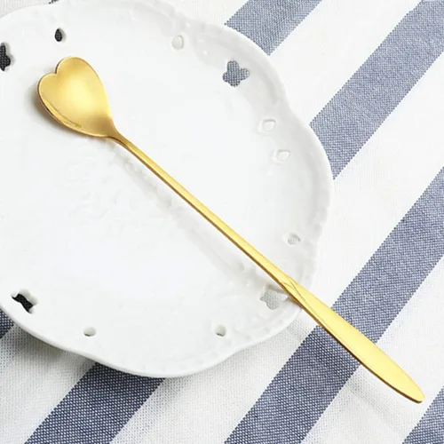 Vista 4 de Cucharas de acero inoxidable 304 para café, té, postre, bebida, mezcla, batido, vajilla, paquete de 8 (8 piezas en forma de corazón dorado)