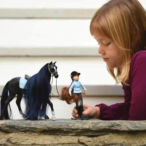 Vista 6 de Breyer Freedom Series Horse & English Rider Set - Jet & Charlotte - Figura de juguete negra de 9.75 x 7 pulgadas, escala 1:12, modelo #61145