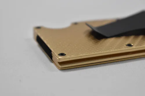 Vista 3 de Cartera de aluminio minimalista delgada de fibra de carbono con bloqueo RFID y clip para dinero para hombres y mujeres Gran regalo para papá marido