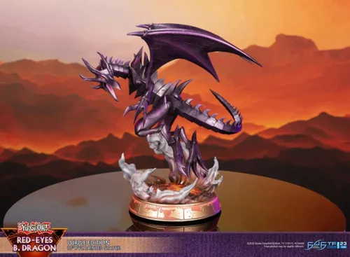 Vista 3 de First 4 Figures Red Eyes B. Dragon Purple Edition Estatua