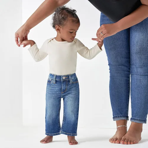 Vista 4 de Gerber Baby Toddler Straight Leg Stretch Denim Jeans