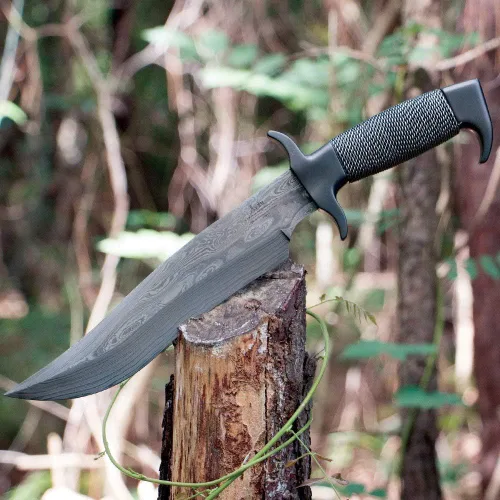 Vista 2 de GIL HIBBEN Highlander Bowie Damasco con funda de cinturón de cuero, hoja de acero de damasco, múltiples capas, mango envuelto en alambre de acero