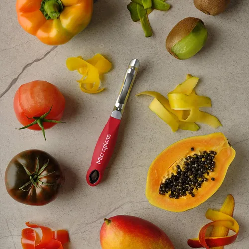 Vista 4 de Microplane Pelador giratorio dentado profesional para tomate y kiwi, para uso a mano derecha e izquierda