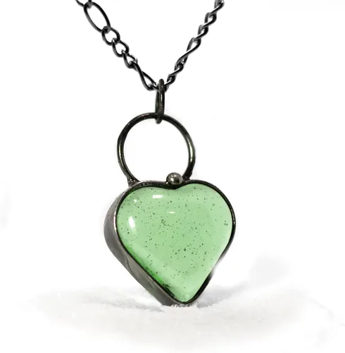 Vista 13 de Handmade Glass Chunky Heart Necklace