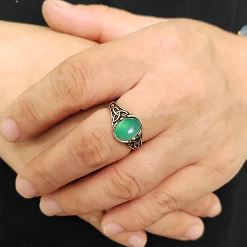 Vista 3 de Anillo vikingo de piedra natural ovalada con nudo celta, plata de ley S925 retro, anillo de cristal gótico punk para mujer