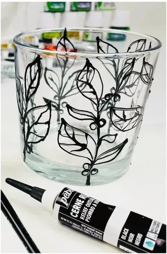 Vista 2 de Pebeo Vitrail, Pintura Dimensional para Contorno en Relieve, Tubo de 20 ml con Boquilla - Negro, 0.68 Oz Líquidas (Paquete de 1)