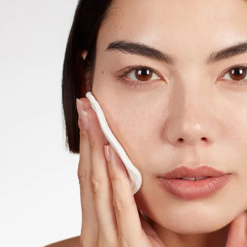 Vista 6 de Medik8 Press and Clear - Tónico facial clarificante - Tónico facial exfoliante BHA para mujeres y hombres - Tónico facial de ácido salicílico