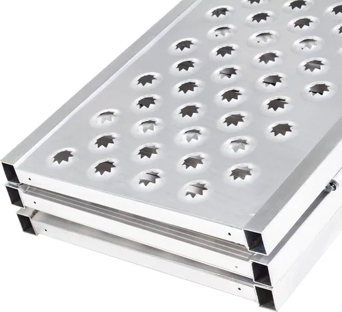 Vista 4 de Black Widow Rampa de Carga de ATV de Aluminio Extra Ancha Tri-Plegable con Superficie de Placa Perforada 77" x 54" - Capacidad de Peso de 1,500 lb
