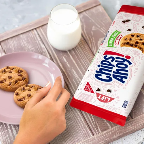 Vista 6 de CHIPS AHOY! Galletas masticables sin gluten con chispas de chocolate fudgy, 9.75 oz Certificado Kosher
