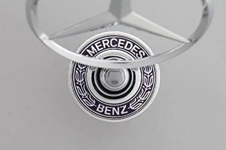 Vista 3 de Emblema cromado delantero para cofre Mercedes C230 sedán del 03-05 210 880 01 86