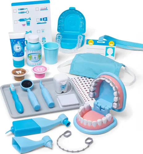Vista 7 de Melissa & Doug Medical Play Bundle - Kit de dentista Super Smile de 25 piezas con dientes de gran tamaño y kit médico de 25 piezas con herramientas