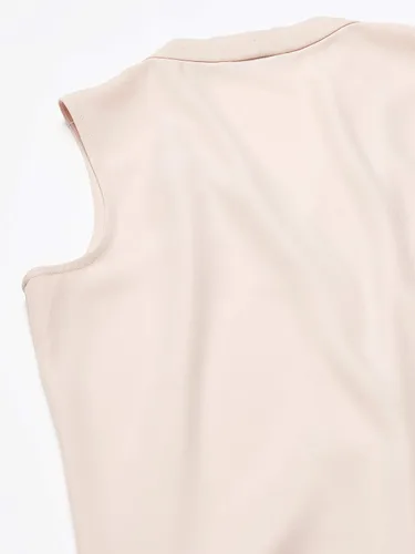 Vista 6 de Calvin Klein Blusa sin mangas para mujer con pliegues invertidos (estándar y plus)