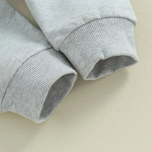 Vista 8 de SOLILOQUY Conjunto de sudadera con cuello redondo y estampado de letras para el día de San Valentín para bebé niño y niña