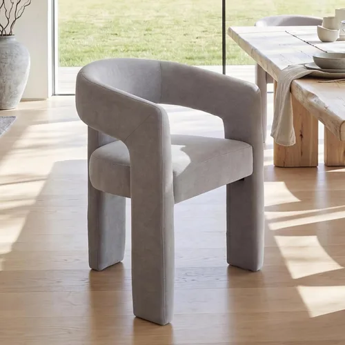 Vista 45 de Silla moderna de comedor en barril, silla de cocina acentuada tapizada en cuero sintético con brazos, silla lateral cómoda para sala de blanco