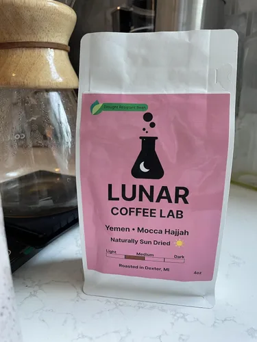 Vista 20 de Lunar Coffee Lab Café orgánico medio tostado medio descafeinado medio – Proceso de agua de montaña medio descafeinado Guatemala, mitad reliquia