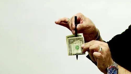 Vista 4 de Magic Makers Truco con lapicera a través de billete de dólar