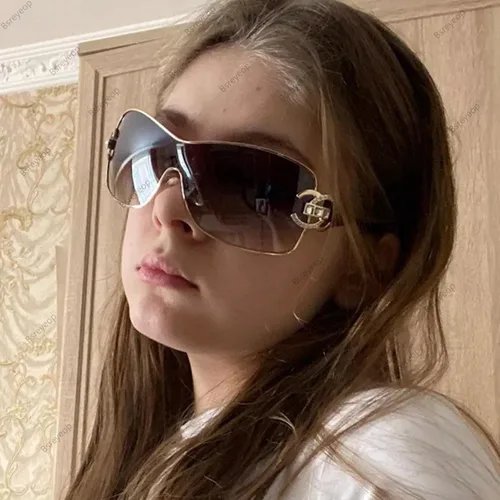 Vista 3 de Wrap Around Y2K Sunglasses for Women Men Fashion Large Frame One-piece Shades Trendy Shield Design Gradient Lens