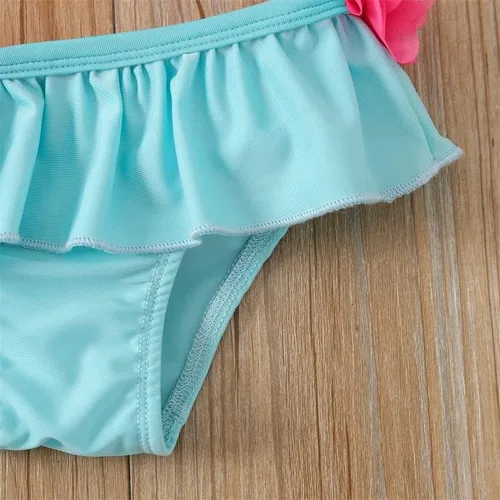 Vista 4 de Yccutest Traje de baño de flores para bebé, 3 piezas, parte superior triangular, parte inferior con volantes, sombrero para el sol, conjunto