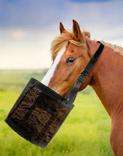 Vista 4 de QWORK Paquete de 2 bolsas de alimentación para caballos para grano, alimentador de grano de malla duradera con correa ajustable, cómoda almohadilla