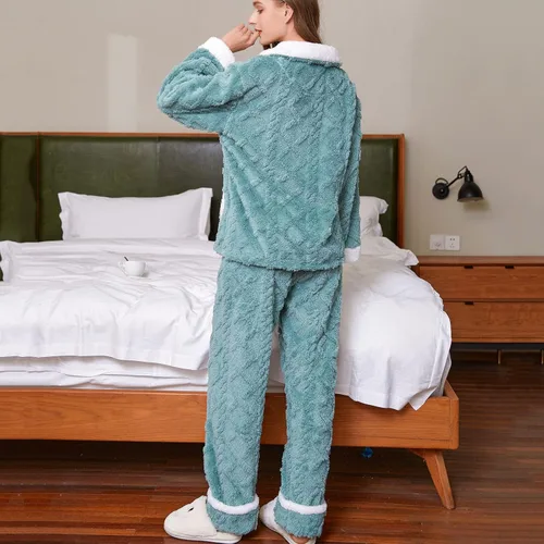 Vista 4 de Oplxuo Conjunto de pijama mullido para mujer, 2 piezas, forro polar de gran tamaño, con solapa, con botones, con bolsillos sueltos, ropa de dormir