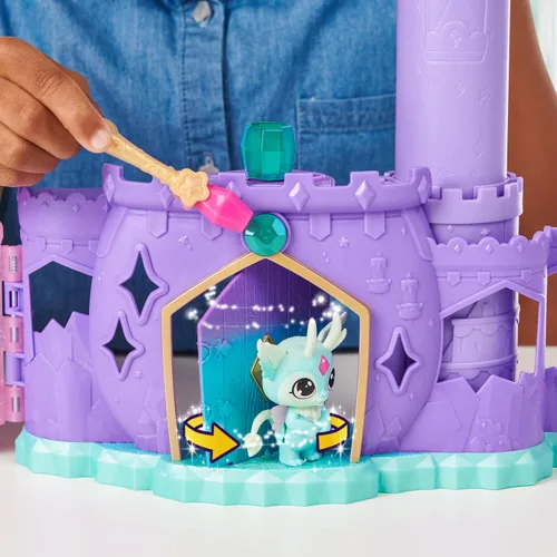 Vista 7 de Magic Mixies Mixlings Magic Castle Playset, juego expansible con varita mágica que revela 5 momentos mágicos, para niños de 5 años en adelante