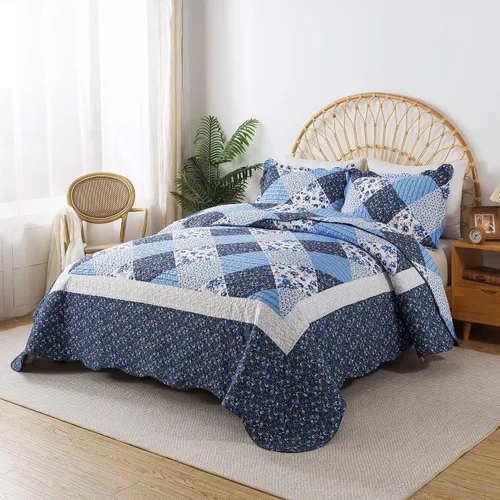 Vista 2 de Juego de cama de dos piezas, tamaño individual, de microfibra, reversible, de retazos, estilo floral, todas las estaciones, patrón de porcelana azul