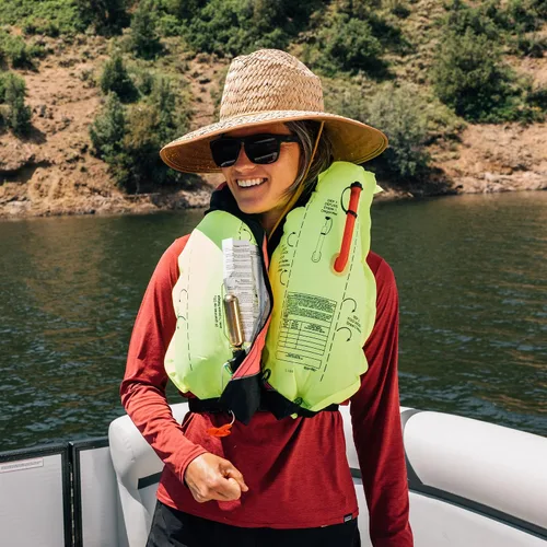 Vista 4 de Onyx A/M-24 Automatic/Manual Inflatable Life Jacket, U.S. Coast Guard Approved, Low Profile, Compact Design, Manual Convertible Inflation Option