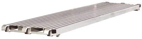 Vista 2 de CBM Scaffold All Aluminum Deck 75 lb sper sq. Ft. nominal 19-1/4" de ancho por 7' de largo