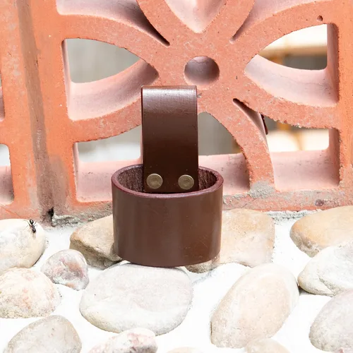Vista 4 de Hulara Soporte de martillo de cuero pulido de grano completo para cinturón de herramientas, funda de martillo, funda de hacha de batalla, hacha