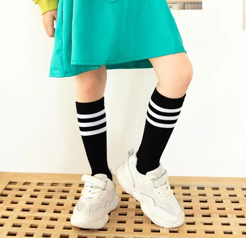 Vista 4 de Bestjybt Calcetines de fútbol para niños, calcetines de fútbol hasta la rodilla, calcetines de tubo para niños de 3 a 5 años