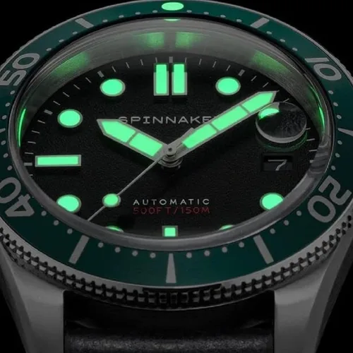 Vista 3 de Spinnaker Croft Reloj de buceo automático para hombre, caja de acero inoxidable de 1.575 pulgadas, correa de cuero negro, resistente al agua 984.3