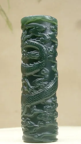 Vista 3 de China Natural Hetian Nefrita Verde Jade Tallado Dragón Real Colgante Amuleto