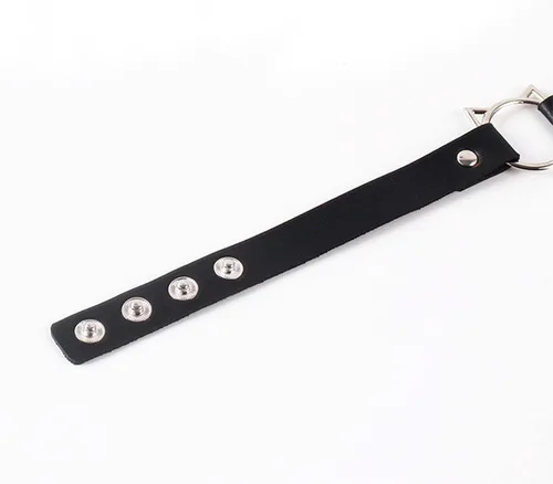 Vista 6 de TIDOO Gargantilla negra gótica, collar de cuero lindo, gargantilla de corazón sexy, gargantilla punk con púas para mujer