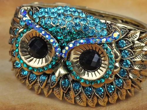 Vista 4 de Alilang Pulsera de cara de búho con diamantes de imitación de cristal de pájaro antiguo