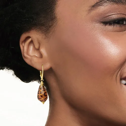Vista 2 de Ross-Simons Pendientes colgantes de cristal de Murano con estampado de leopardo italiano en oro de 18 quilates sobre plata esterlina, Plata de ley